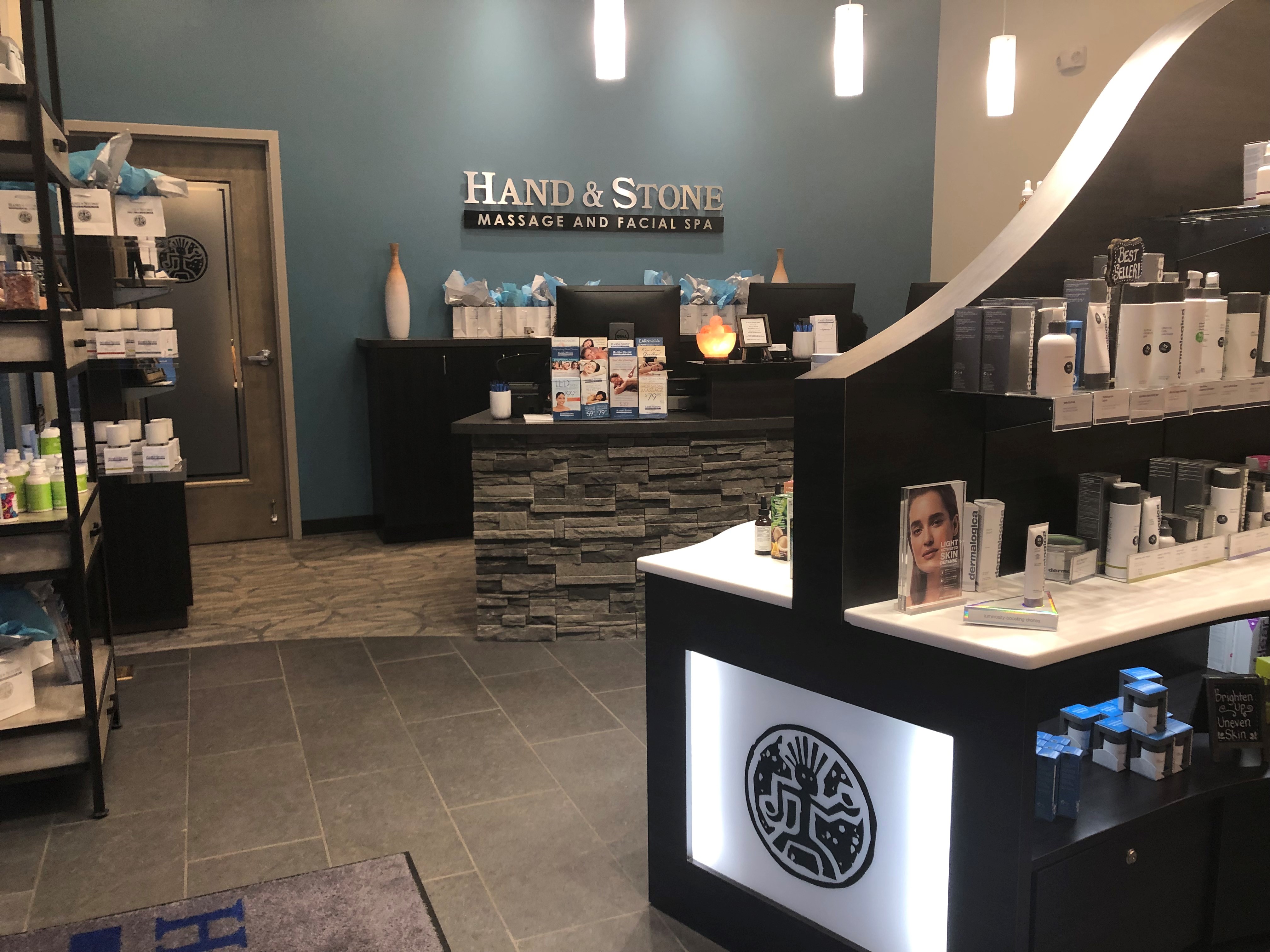 Indianapolis In Massage Therapist Hand And Stone Massage And Facial Spa
